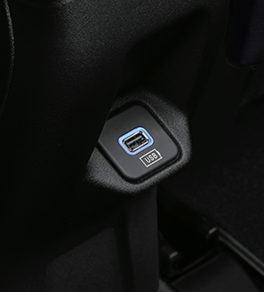 ZADNÍ USB PORT
